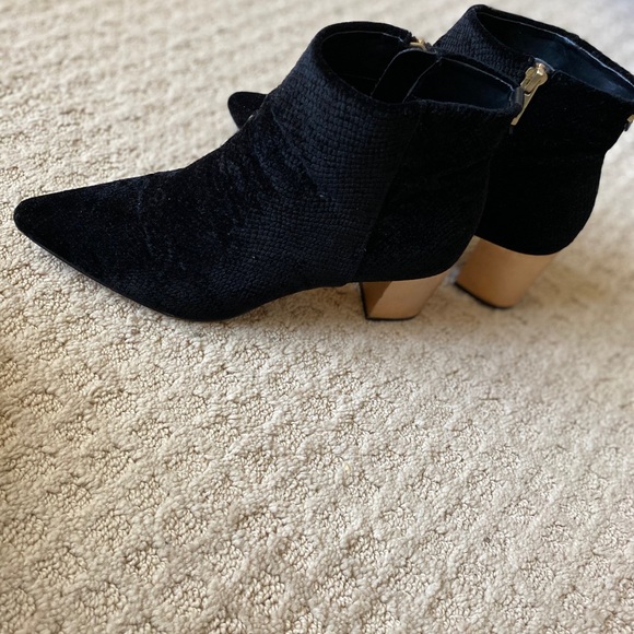 Calvin Klein black suede Booties - Picture 5 of 7